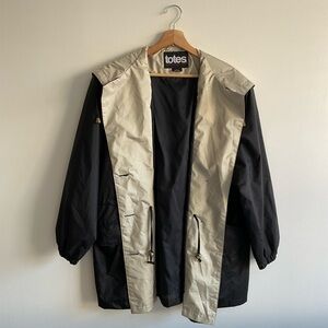 totes | 90s Colorblock Textured Oversized Rain Jacket | L